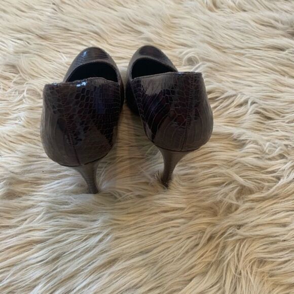 Christian Siriano Faux Croc Brown Heels size 8 - Picture 4 of 6